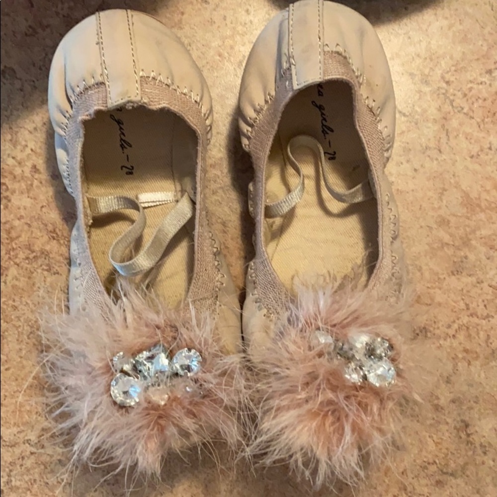 Girls Zara shoes with feathers and stones EUC